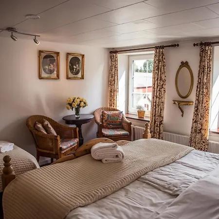 Lille Restrup Hovedgaard Bed and breakfast