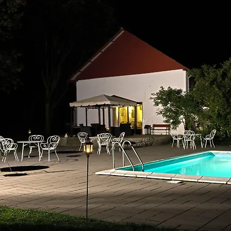 Lille Restrup Hovedgaard Bed and breakfast Ålestrup