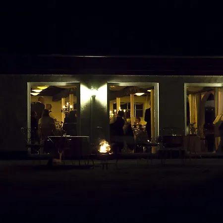 Lille Restrup Hovedgaard Bed & Breakfast 3*