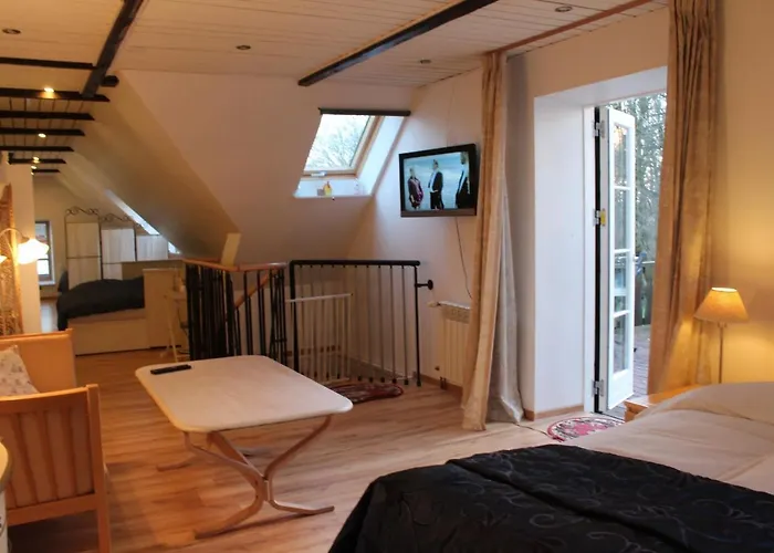 Bed & Breakfast Lille Restrup Hovedgaard 3*