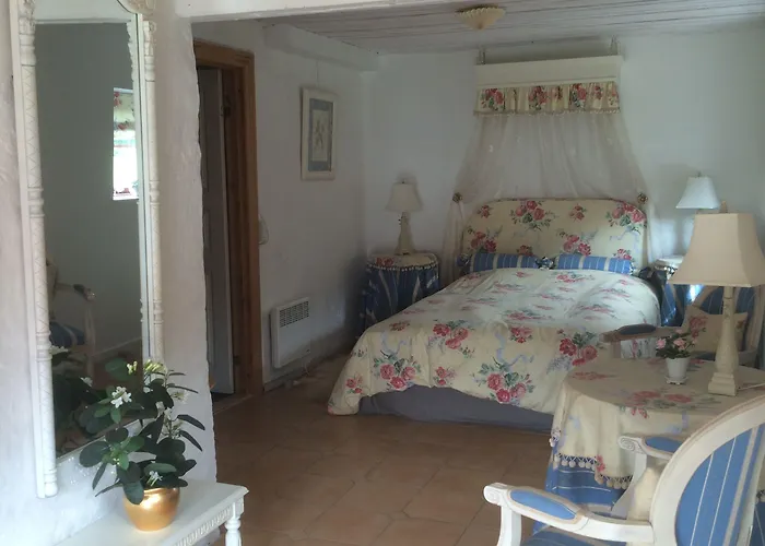 Lille Restrup Hovedgaard Bed & Breakfast 3*