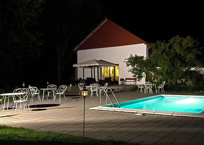 Lille Restrup Hovedgaard Bed & Breakfast Ålestrup