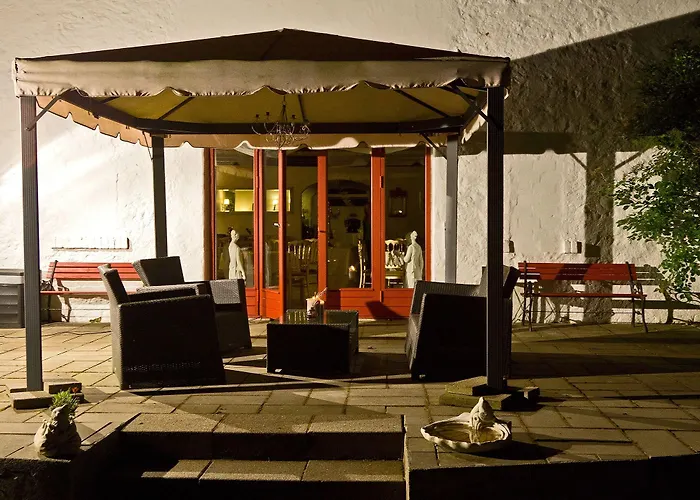 Bed & Breakfast Lille Restrup Hovedgaard 3*